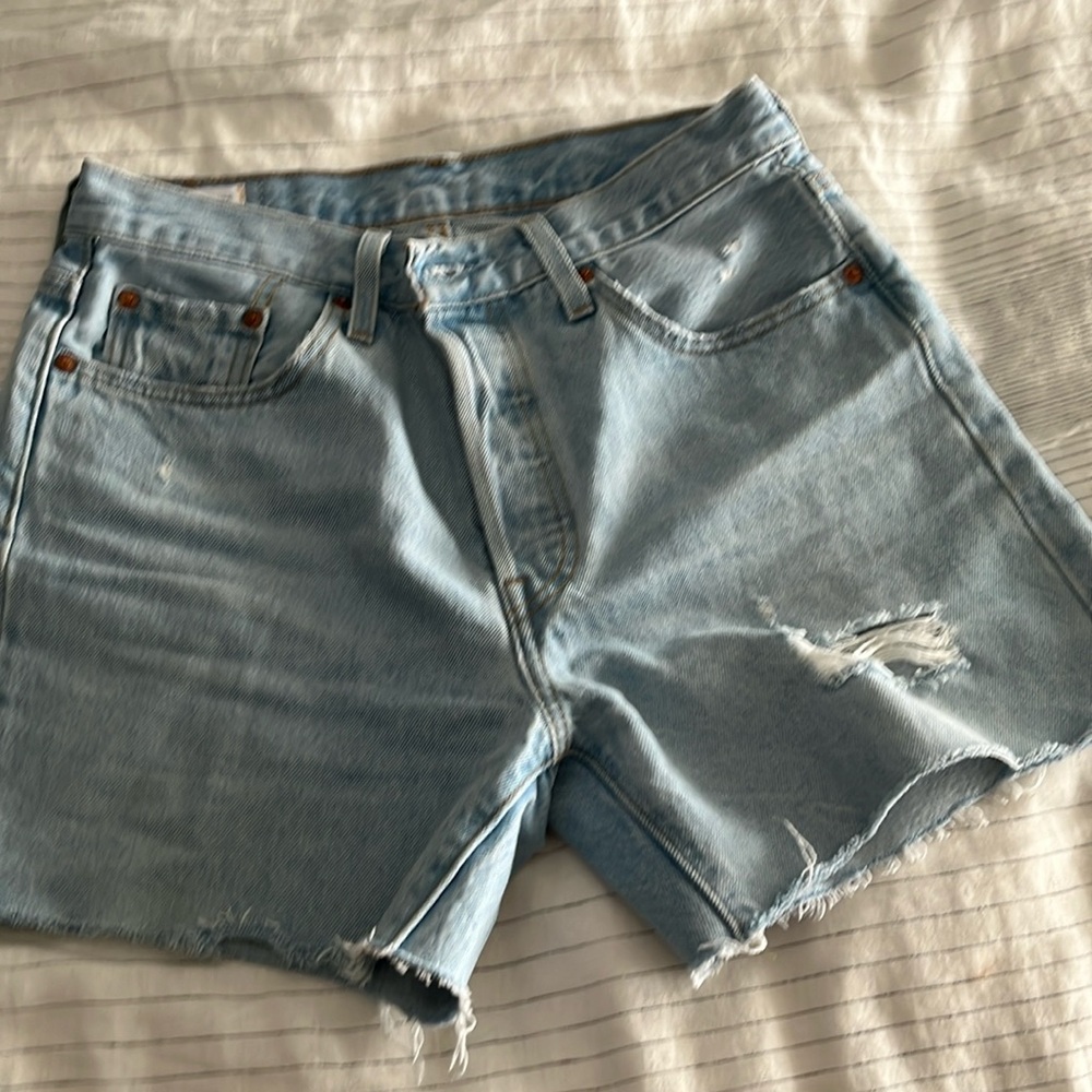 Levi’s 501 Jean shorts size 28